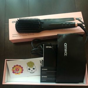 Amika Polished Perfection Straightening Brush